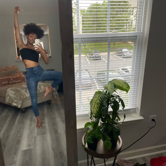 Black Halter Crop Top - Picture 4 of 11